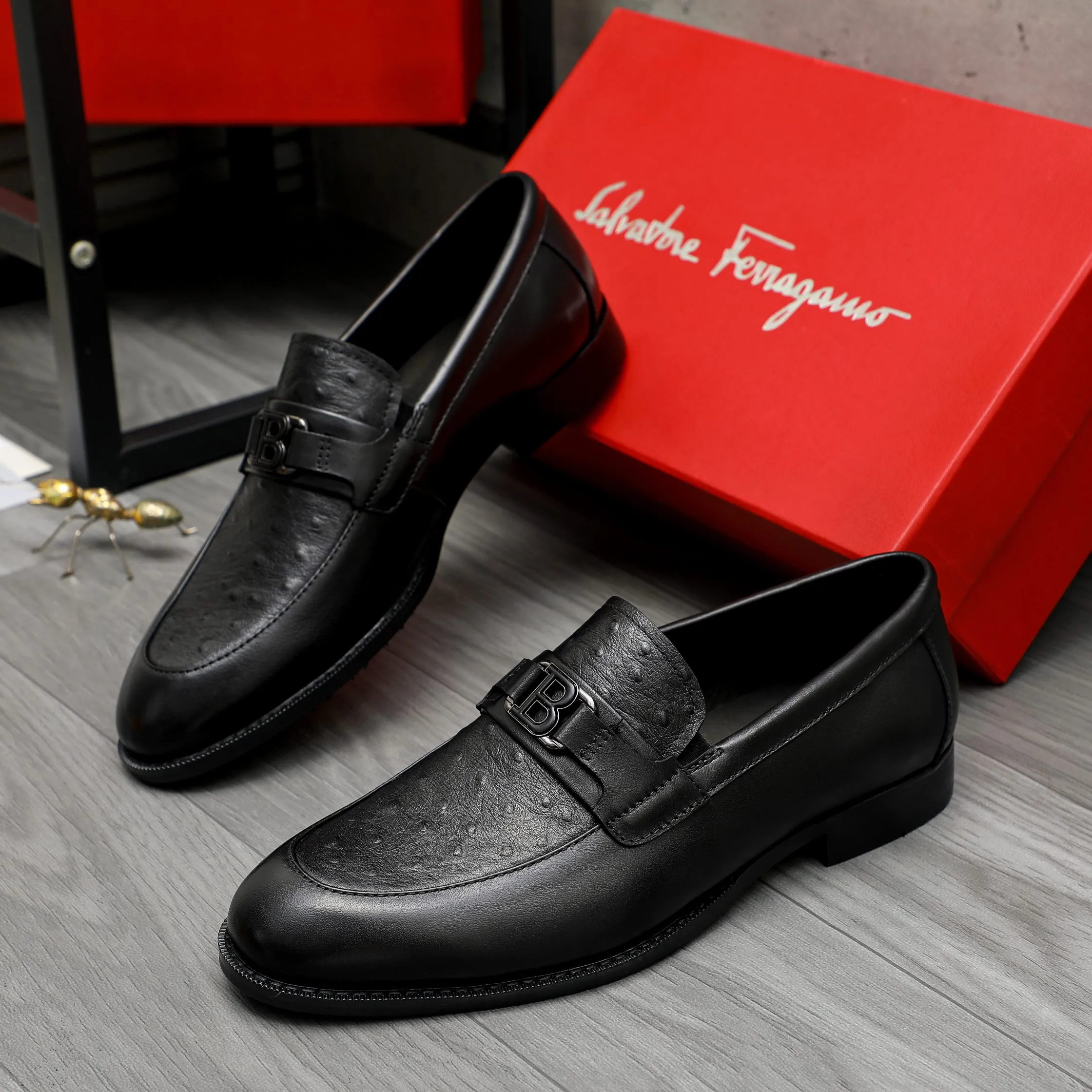Men's shoes 💰540 Product trademark: Ferragamo "Ferragamo" business casual slip-on leather shoes Regular size: 39-45 (45. Customized, non-returnable) Product materials: Selected ostrich pattern cowhide upper, cowhide lining, original outsole